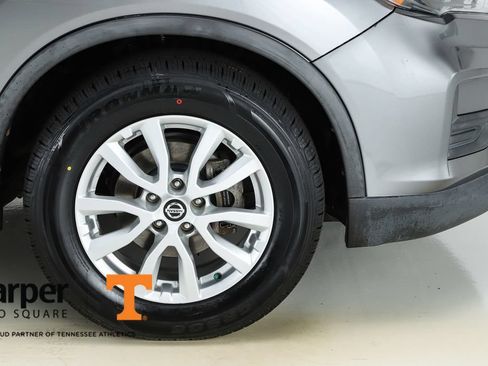 Used 2019 Nissan Rogue SV FWD image 14