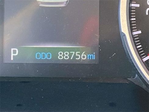 Used 2021 Toyota RAV4 XLE image 24