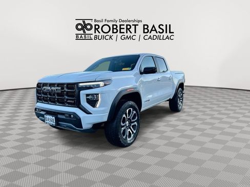 Used 2023 GMC Canyon AT4 w/ AT4 Premium Package AWD/4WD image 4