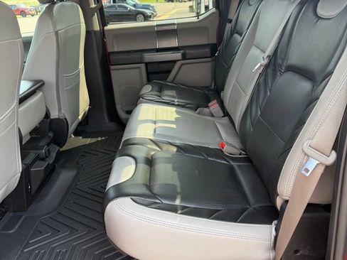 Used 2018 Ford F150 XLT w/ Equipment Group 302A Luxury AWD/4WD image 9