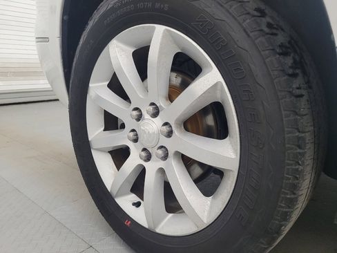 Used 2017 Buick Enclave Premium w/ Experience Buick Package FWD image 31