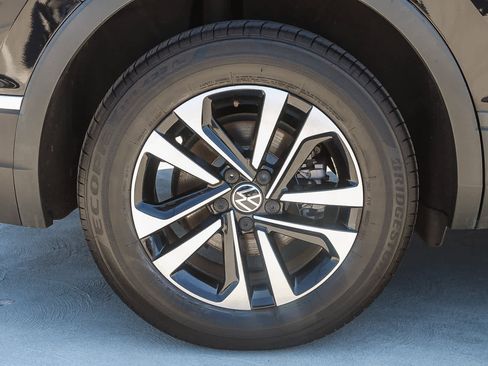 Used 2022 Volkswagen Tiguan S image 10