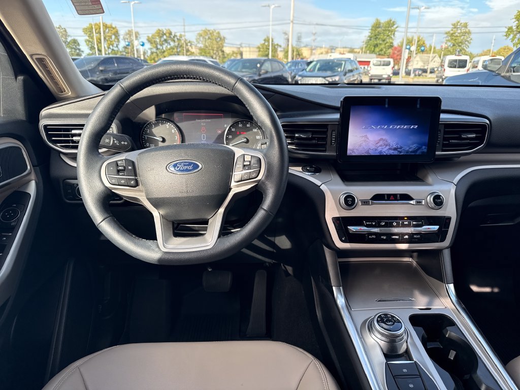 Used 2023 Ford Explorer XLT w/ Equipment Group 202A AWD/4WD image 9