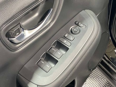 New 2026 Honda HR-V LX image 17