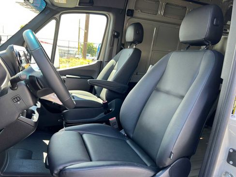 Used 2026 Mercedes-Benz Sprinter 2500 image 23