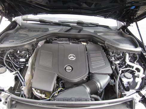 New 2025 Mercedes-Benz GLC 300 4MATIC image 8