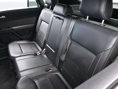 Used 2022 Volkswagen Atlas Cross Sport SE FWD image 36