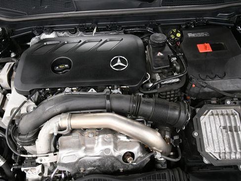 Used 2025 Mercedes-Benz CLA 250 4MATIC image 36