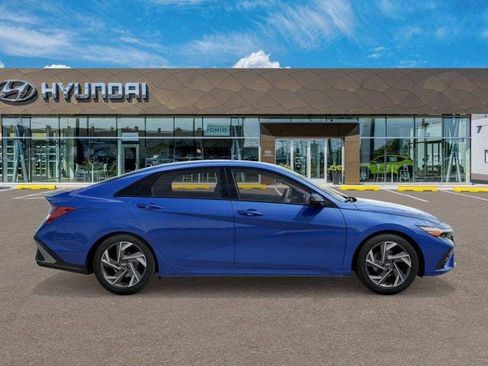 New 2026 Hyundai Elantra SEL Sport FWD image 7
