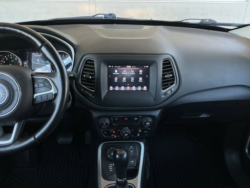 Used 2020 Jeep Compass Latitude w/ Cold Weather Group image 9