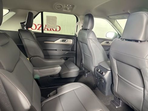 New 2026 Ford Explorer Active w/ Active Comfort Package image 24