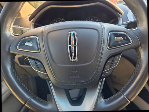 Used 2018 Lincoln MKZ Premiere image 26