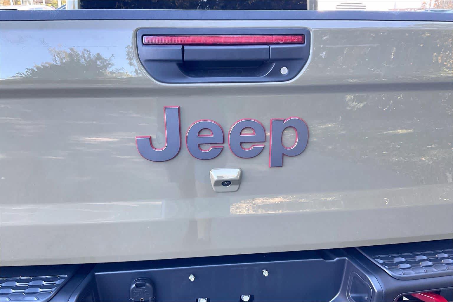 Used 2025 Jeep Gladiator Rubicon AWD/4WD image 29