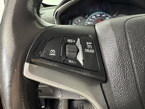 Used 2020 Chevrolet Trax LT w/ LT Convenience Package FWD image 15