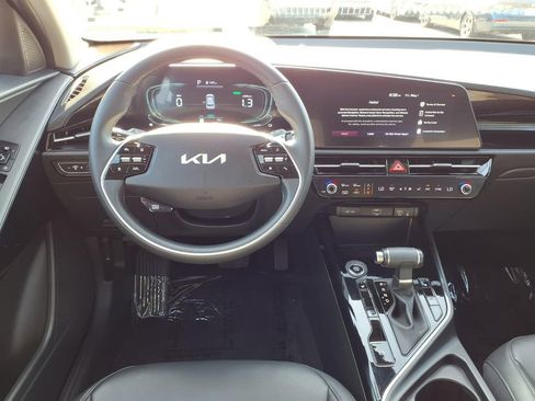 Certified 2024 Kia Niro EX FWD image 11
