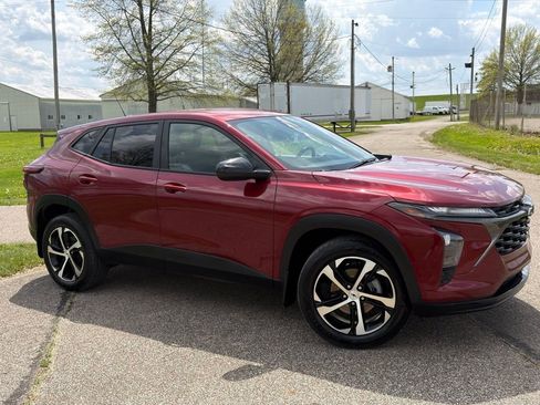 Used 2024 Chevrolet Trax RS w/ Driver Confidence Package FWD image 6