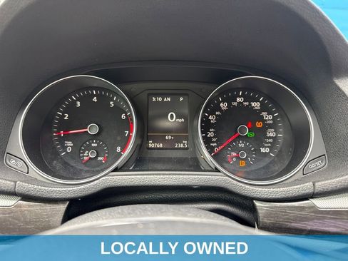 Used 2018 Volkswagen Passat 2.0T SE FWD image 4