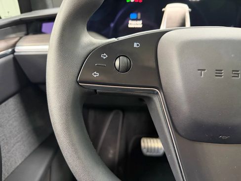 Used 2024 Tesla Model X image 32