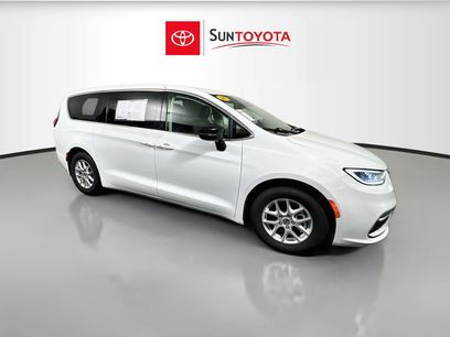 Used 2024 Chrysler Pacifica Touring-L