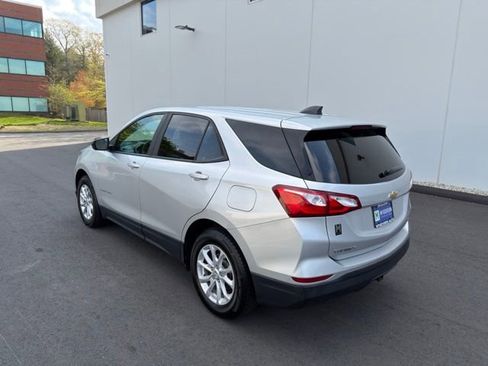 Used 2020 Chevrolet Equinox LS w/ LS Convenience Package AWD/4WD image 8