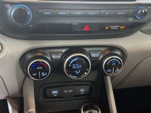 Used 2025 Hyundai Venue SEL FWD image 22