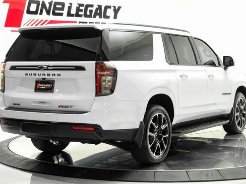 Used 2024 Chevrolet Suburban RST w/ Luxury Package AWD/4WD image 6