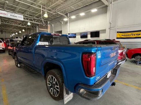 Used 2023 GMC Sierra 1500 AT4 w/ Technology Package AWD/4WD image 11