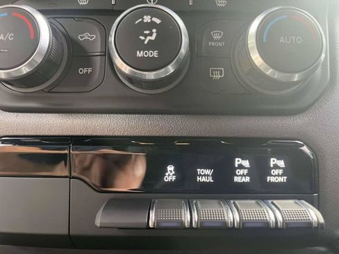 Used 2021 RAM 1500 Big Horn AWD/4WD image 31