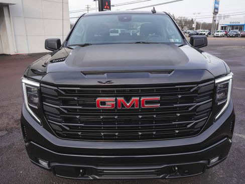 Used 2022 GMC Sierra 1500 Elevation image 2