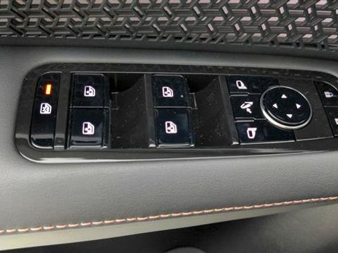 Certified 2023 Nissan Ariya FWD image 18
