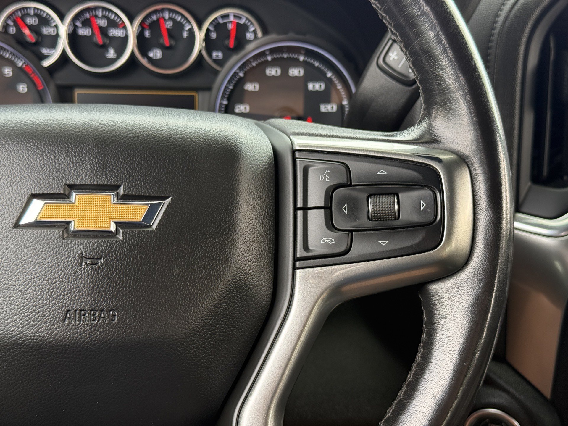 Used 2021 Chevrolet Silverado 1500 LT w/ Z71 Off-Road Package AWD/4WD image 19