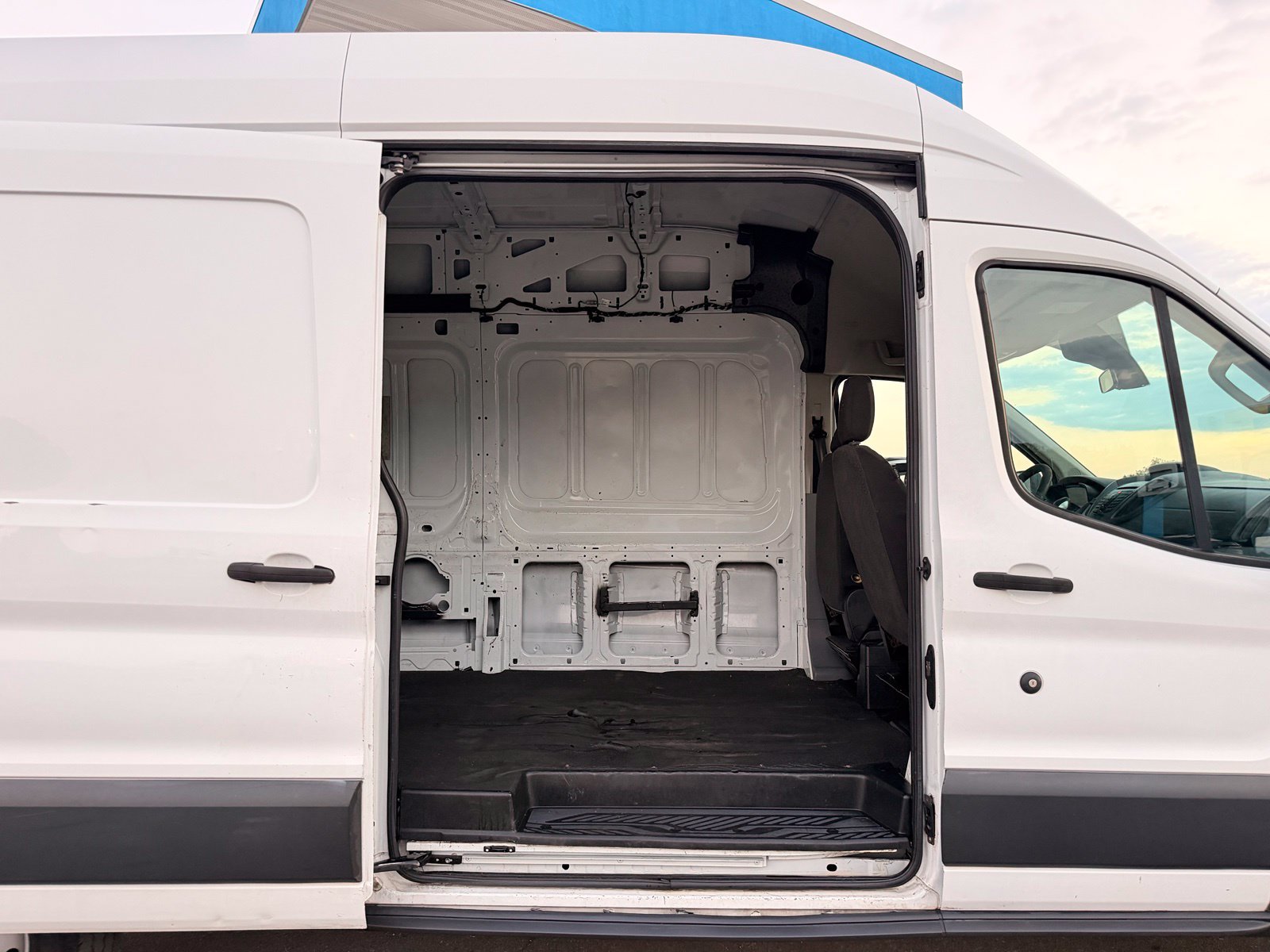 Used 2018 Ford Transit 350 148 High Roof RWD image 15