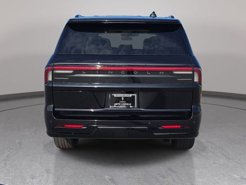New 2026 Lincoln Navigator L Reserve w/ Jet Appearance Package AWD/4WD image 6
