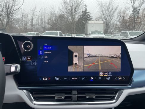 New 2026 Chevrolet Equinox EV LT FWD image 21