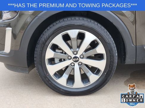 Used 2020 Kia Telluride EX w/ EX Premium Package FWD image 11