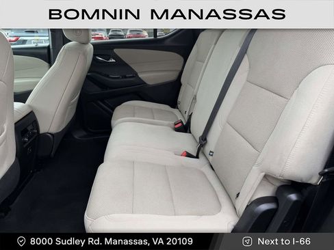 Used 2022 Chevrolet Traverse LS image 12