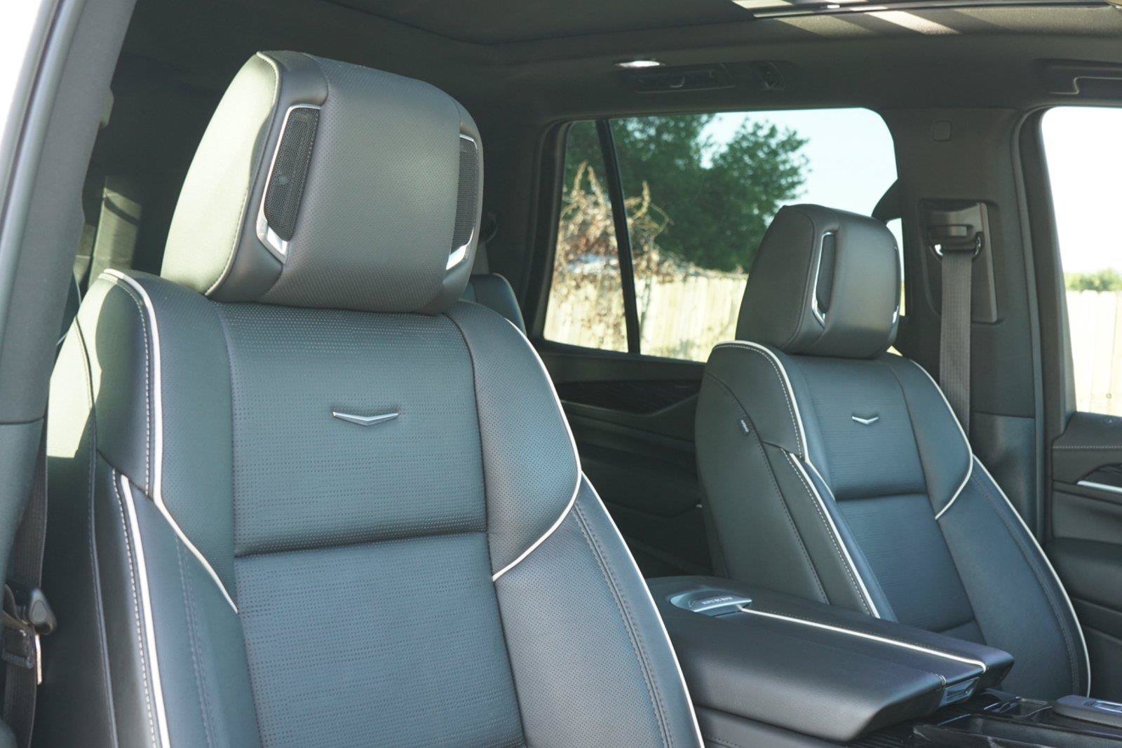 Used 2023 Cadillac Escalade Sport w/ LPO, ONYX Package AWD/4WD image 29