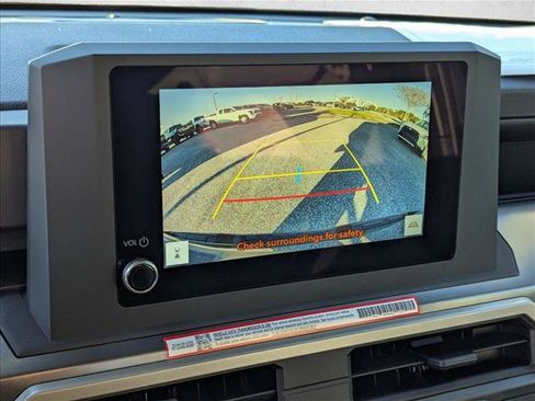Certified 2025 Toyota Tacoma SR5 AWD/4WD image 12
