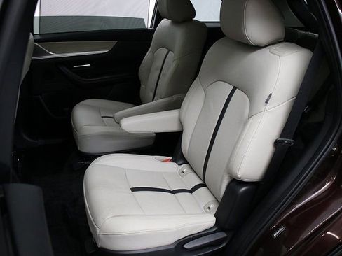 Used 2024 MAZDA CX-90 Plug-In Hybrid w/ Premium Pkg image 11