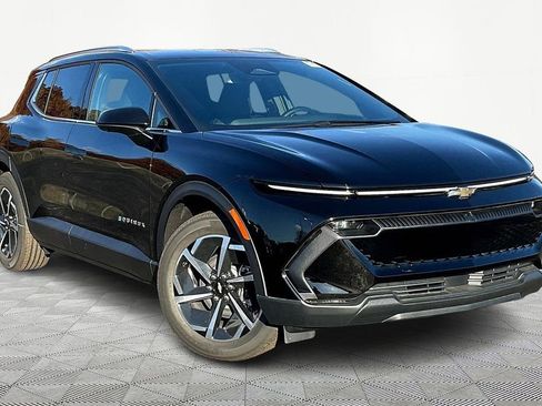 New 2026 Chevrolet Equinox EV LT image 2