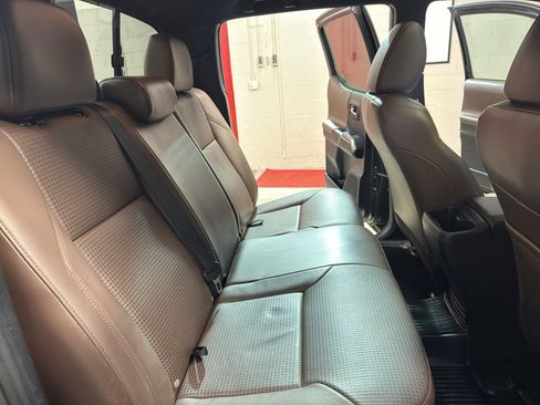 Used 2016 Toyota Tacoma Limited w/ Towing Package image 25