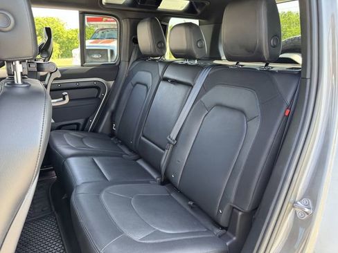 Used 2023 Land Rover Defender 110 X-Dynamic SE AWD/4WD image 28