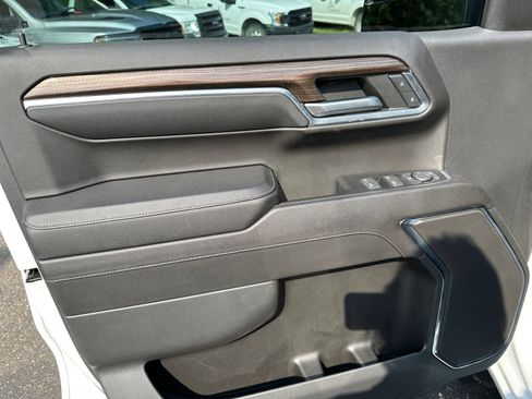 Used 2023 Chevrolet Silverado 1500 RST AWD/4WD image 18