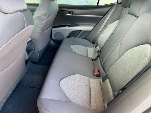 Used 2019 Toyota Camry LE image 15