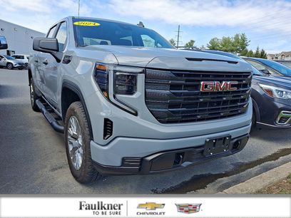 Used 2024 GMC Sierra 1500 Pro w/ Graphite Edition