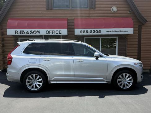 Used 2019 Volvo XC90 T6 Momentum w/ Advanced Package AWD/4WD image 2