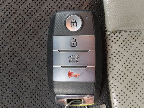 Used 2019 Kia Optima EX image 32