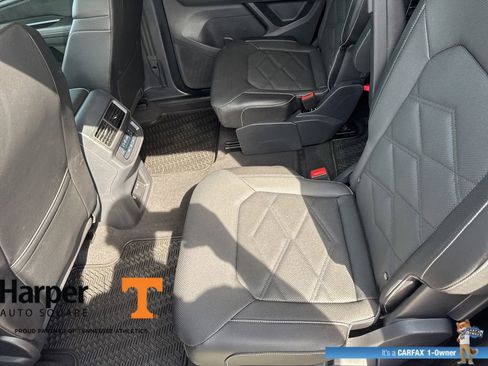 Used 2025 Volkswagen Atlas SE w/ Panoramic Sunroof Package image 11