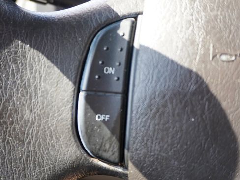 Used 2011 Ford E-350 and Econoline 350 XLT image 25