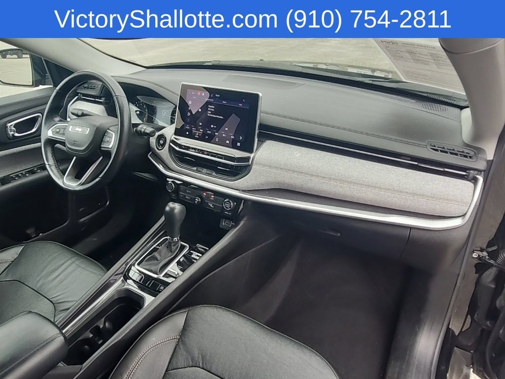 Used 2022 Jeep Compass Latitude w/ Sun and Sound Group AWD/4WD image 31